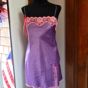 XS Victoria's Secret Angel's Purple with Pink night  Chemise